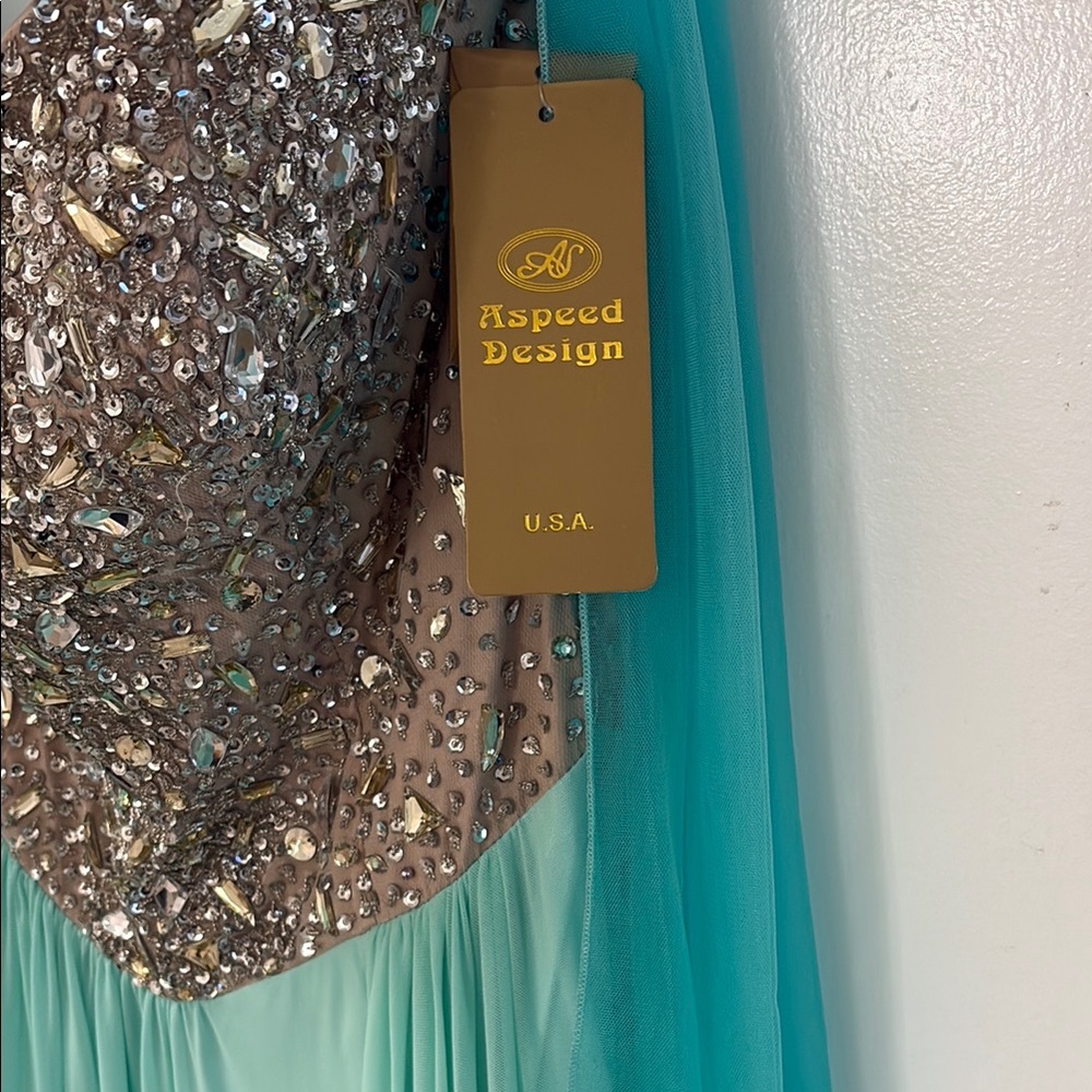 ➡️‼️CLOSING STORE EVERYTHING MUST GO-NEW Green and Blue Embellished Strapless - Picture 6 of 7